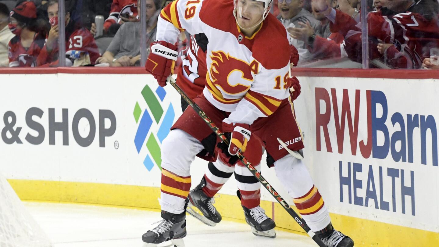 Matthew tkachuk heritage discount classic jersey